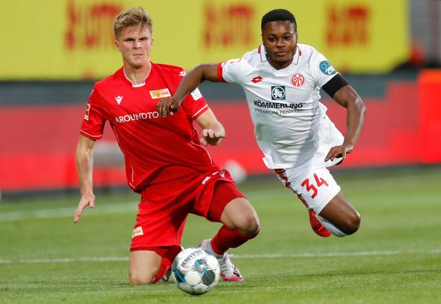 并通过这项 并通过这项