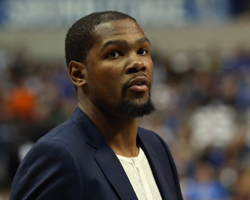 与禁区内站 与禁区内站