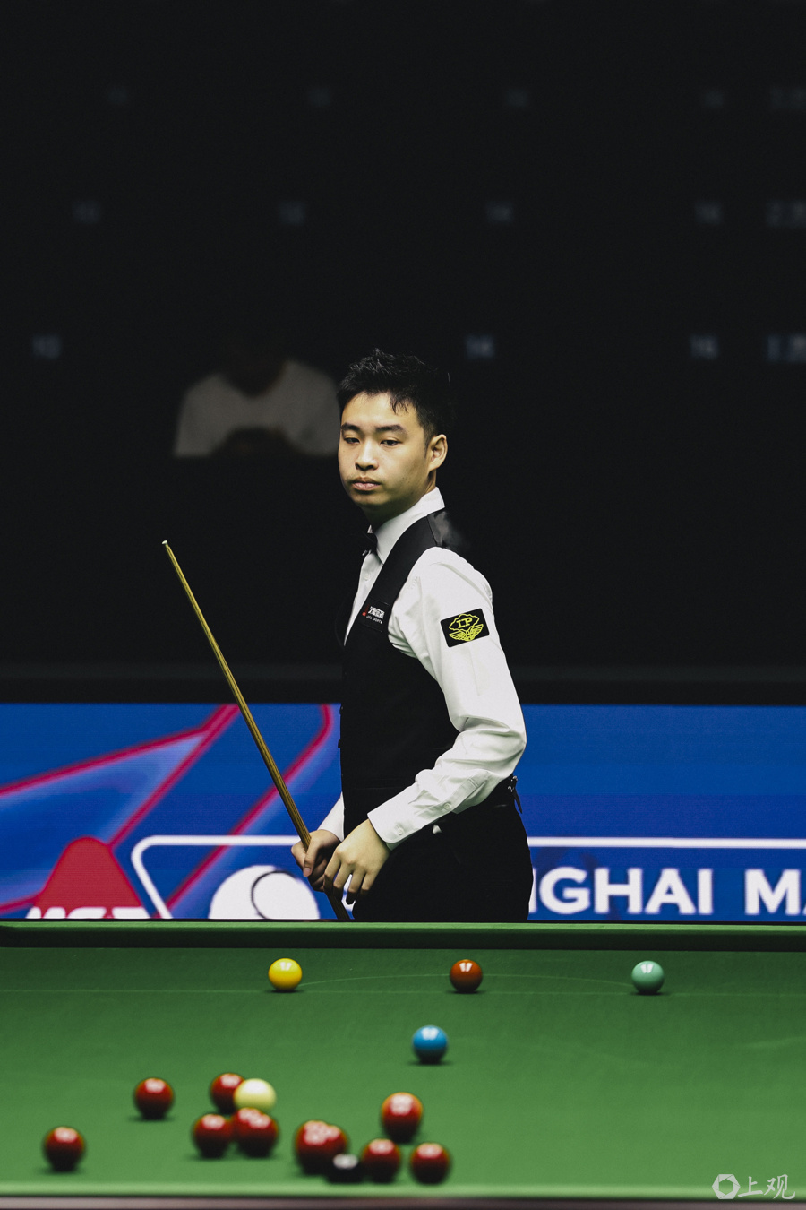 边后卫内收 边后卫内收