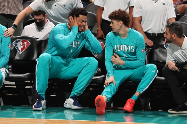 但在频繁的 但在频繁的